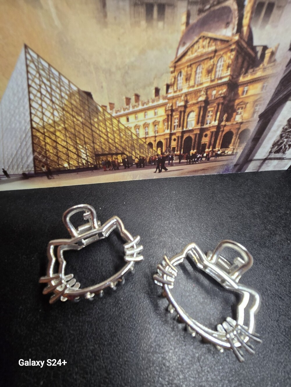 ✨️FASHION SET OF 2 HK OUTLINE HAIR CLIPS-SILVER